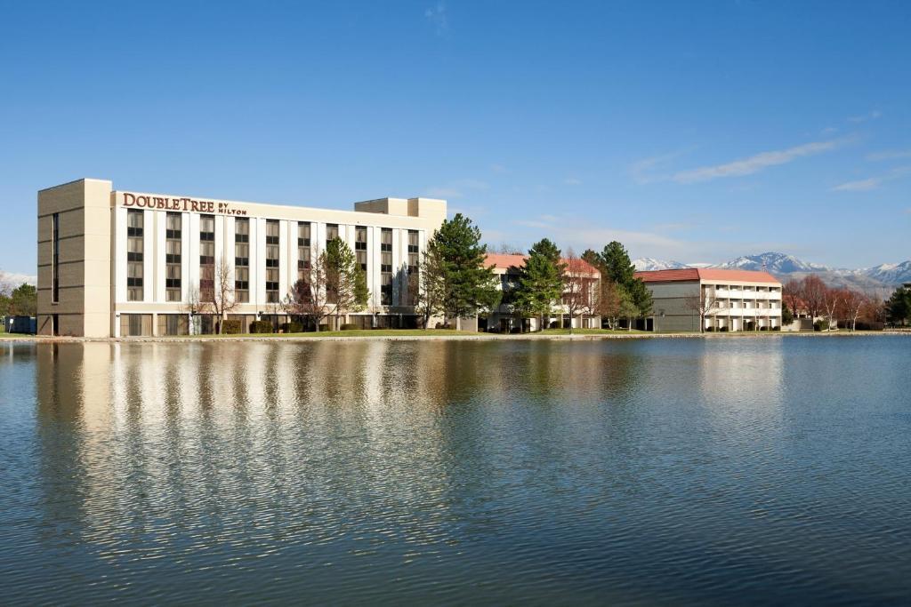 Doubletree By Hilton Hotel Salt Lake City Airport Exterior photo